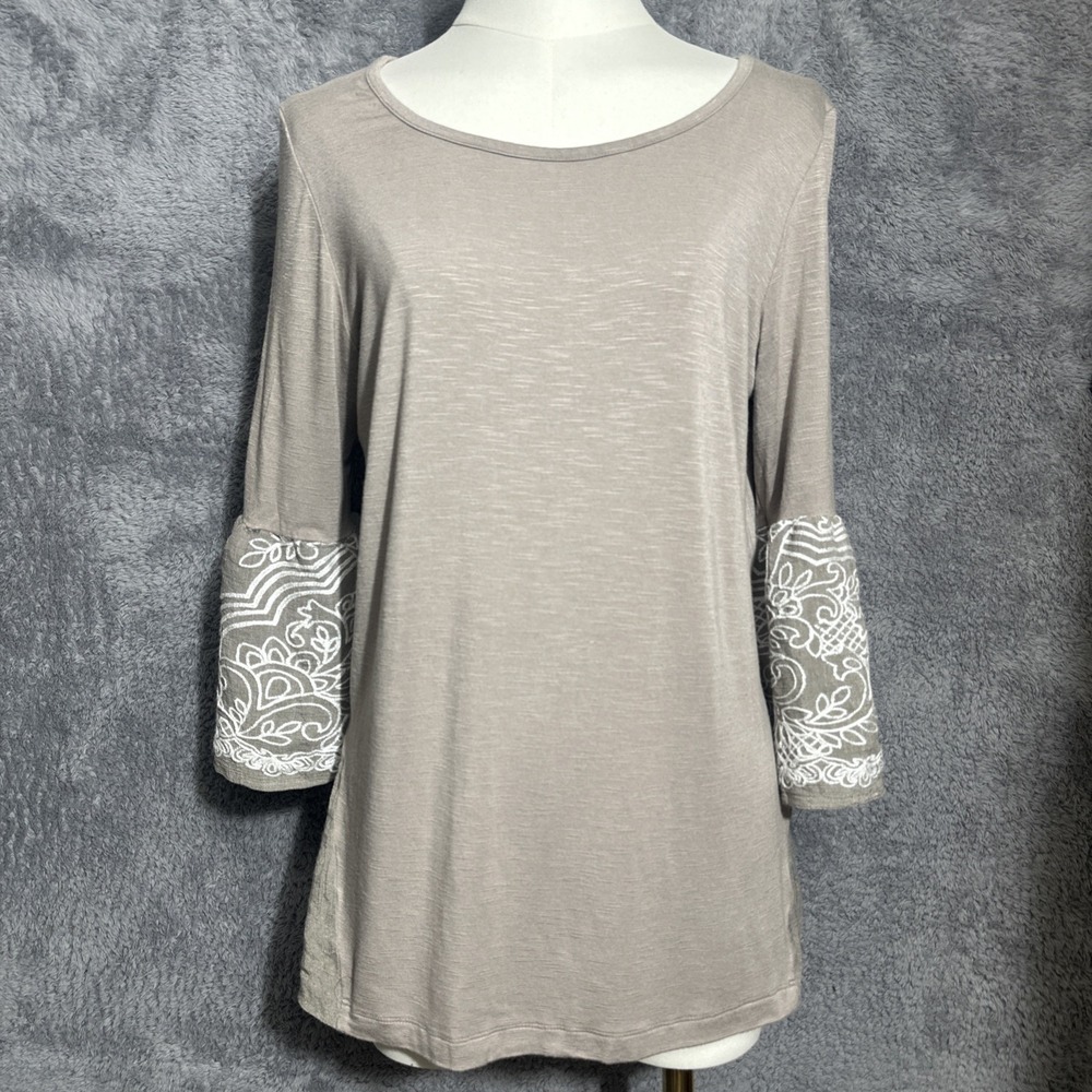 I.N. Studio Top Women Medium Taupe Embroidered Bell Sleeve Peplum Back Slub Knit
